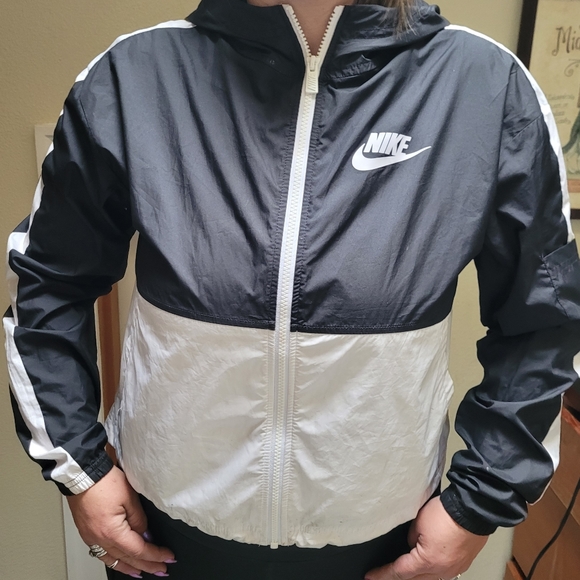 Nike windbreaker jacket - Picture 4 of 4